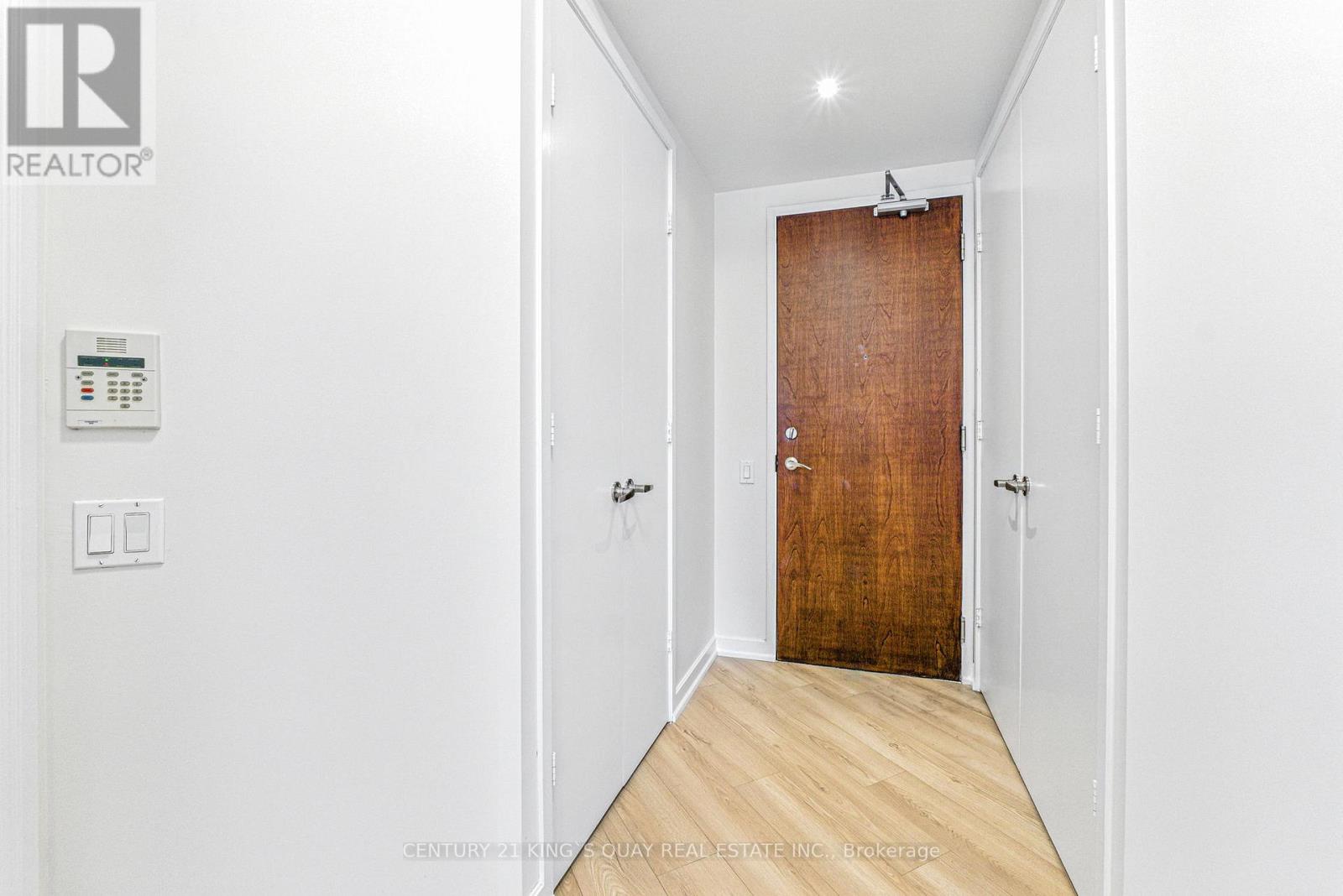 810 - 85 Bloor Street E, Toronto, Ontario  M4W 1B4 - Photo 4 - C12406660