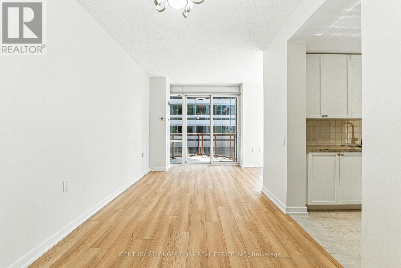 810 - 85 Bloor Street E, Toronto, Ontario  M4W 1B4 - Photo 7 - C12406660
