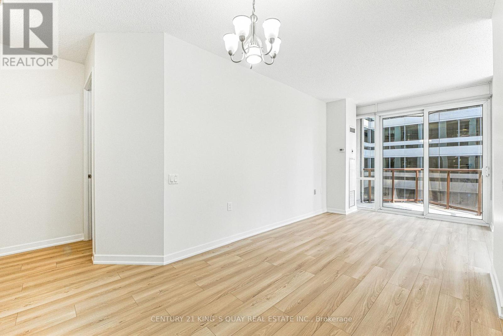 810 - 85 Bloor Street E, Toronto, Ontario  M4W 1B4 - Photo 8 - C12406660