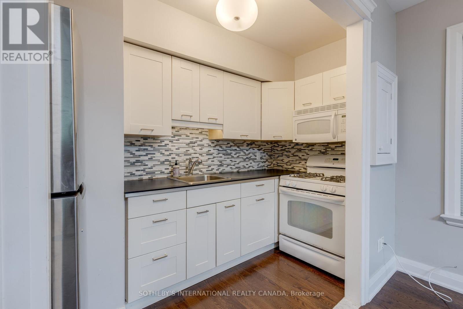 412 Wellesley Street E, Toronto, Ontario  M4X 1H6 - Photo 27 - C12406447