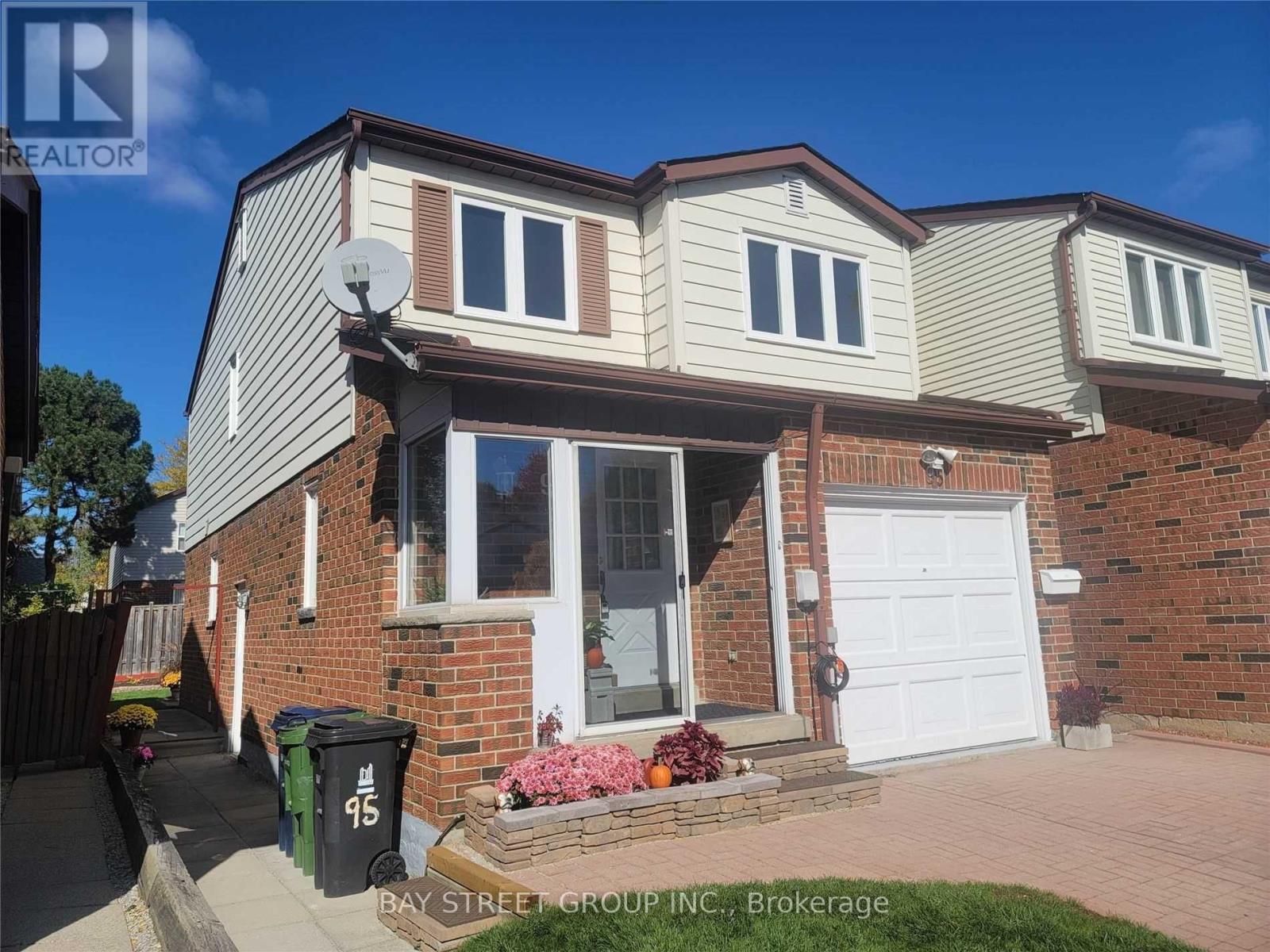 95 Fawndale Crescent, Toronto, Ontario  M1W 2X3 - Photo 2 - E12406702