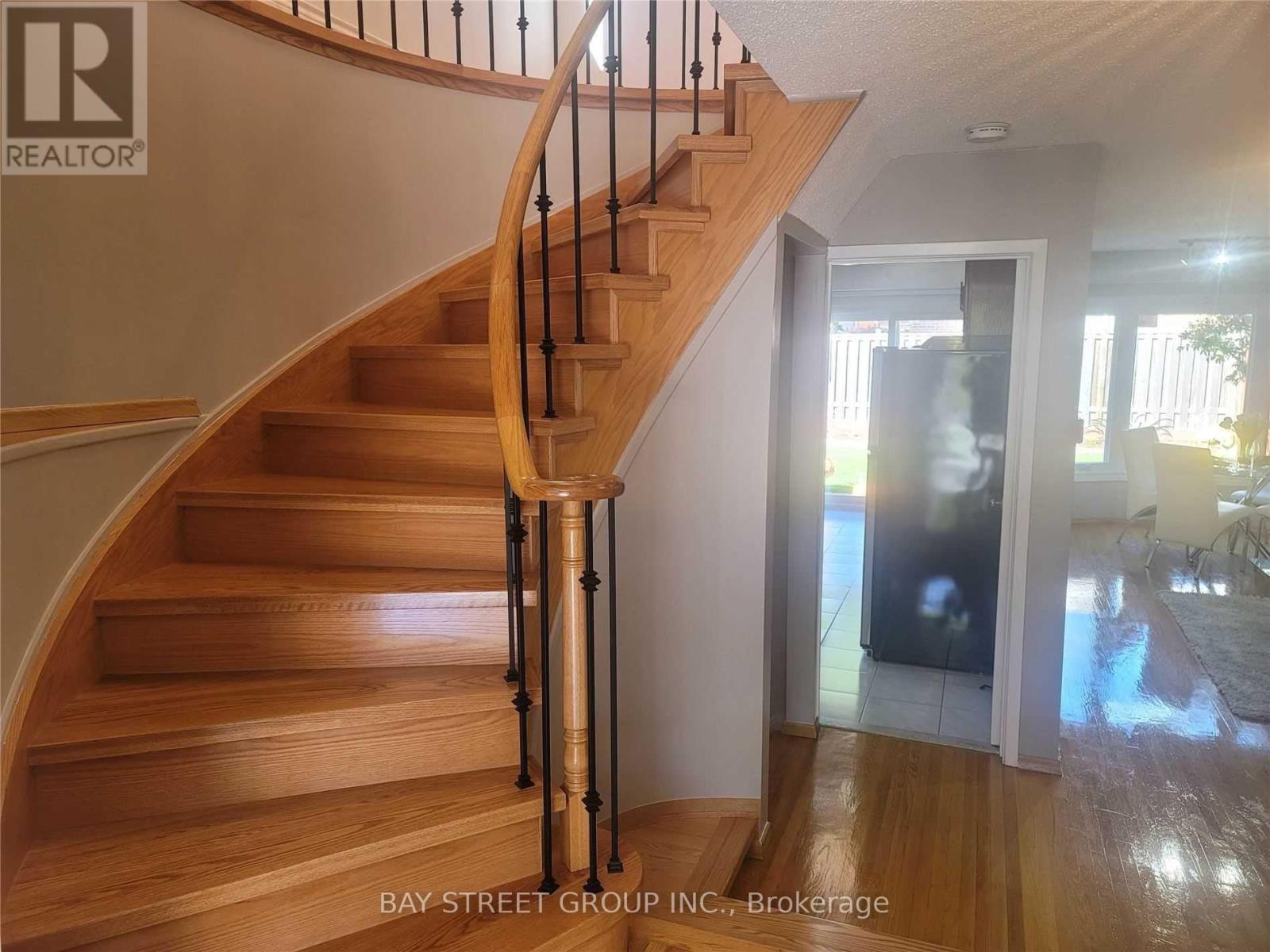 95 Fawndale Crescent, Toronto, Ontario  M1W 2X3 - Photo 3 - E12406702