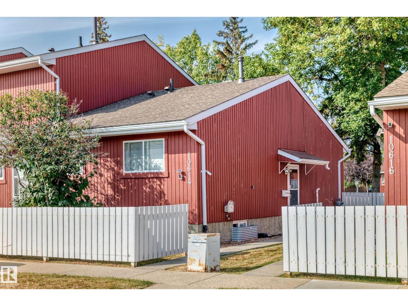 10614 Beaumaris Rd Nw, Edmonton, Alberta  T5X 3N4 - Photo 2 - E4457966