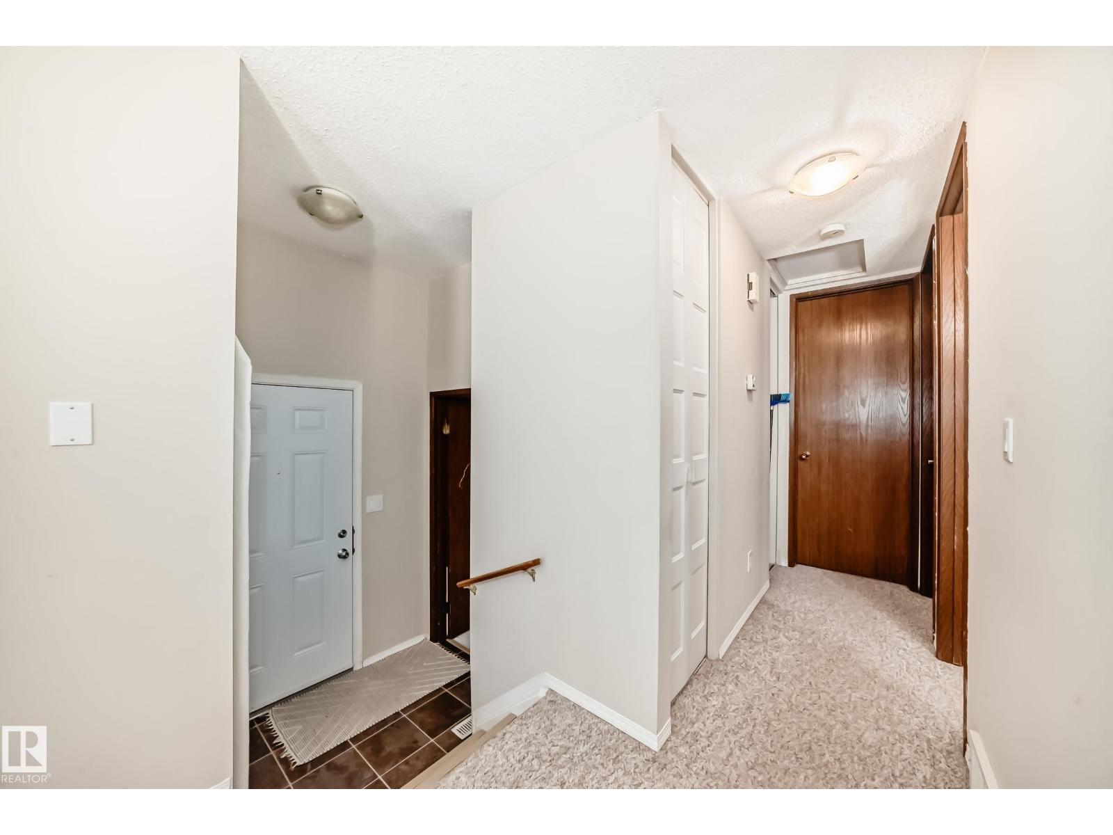 10614 Beaumaris Rd Nw, Edmonton, Alberta  T5X 3N4 - Photo 5 - E4457966