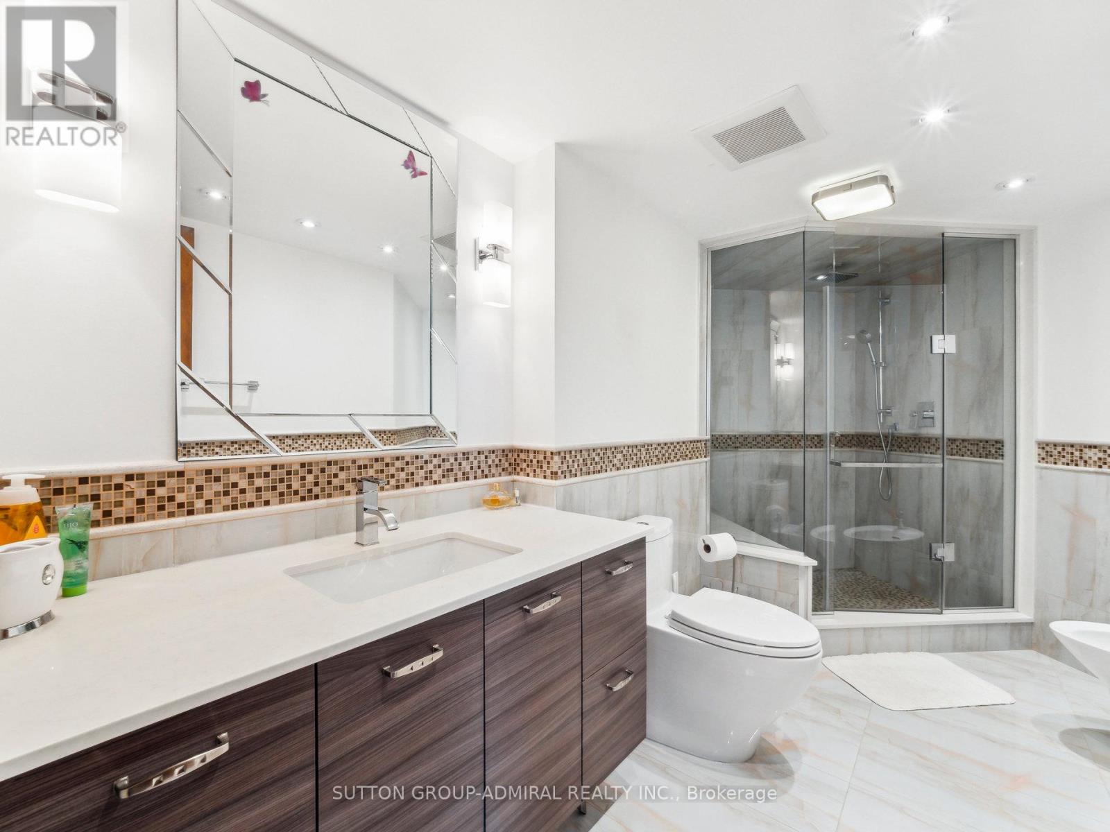 604 - 7 Townsgate Drive, Vaughan, Ontario  L4J 7Z9 - Photo 7 - N12406588