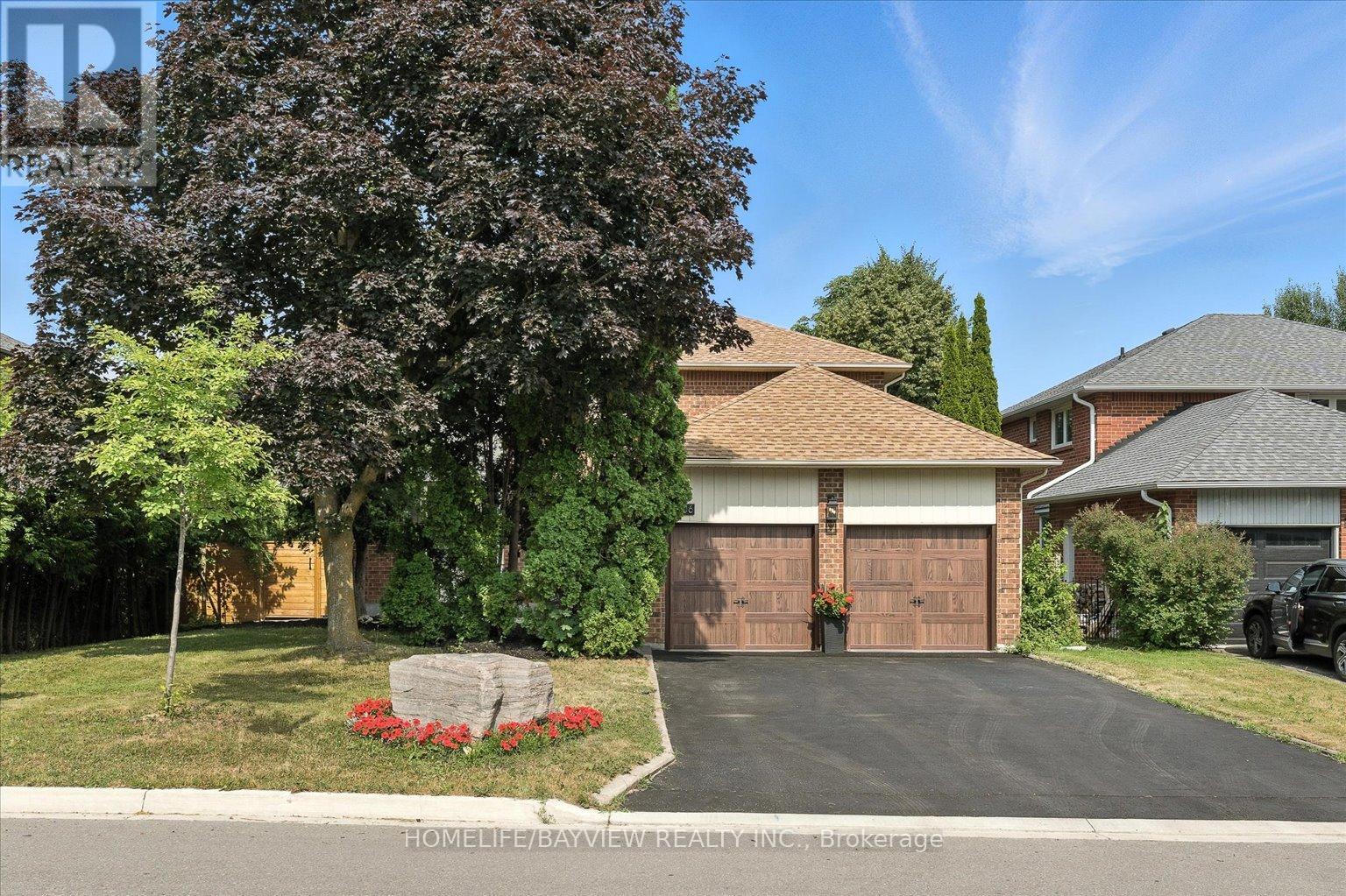 106 Crawford Rose Drive, Aurora, Ontario  L4G 4R9 - Photo 2 - N12406603