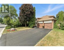106 CRAWFORD ROSE DRIVE, Aurora, Ontario