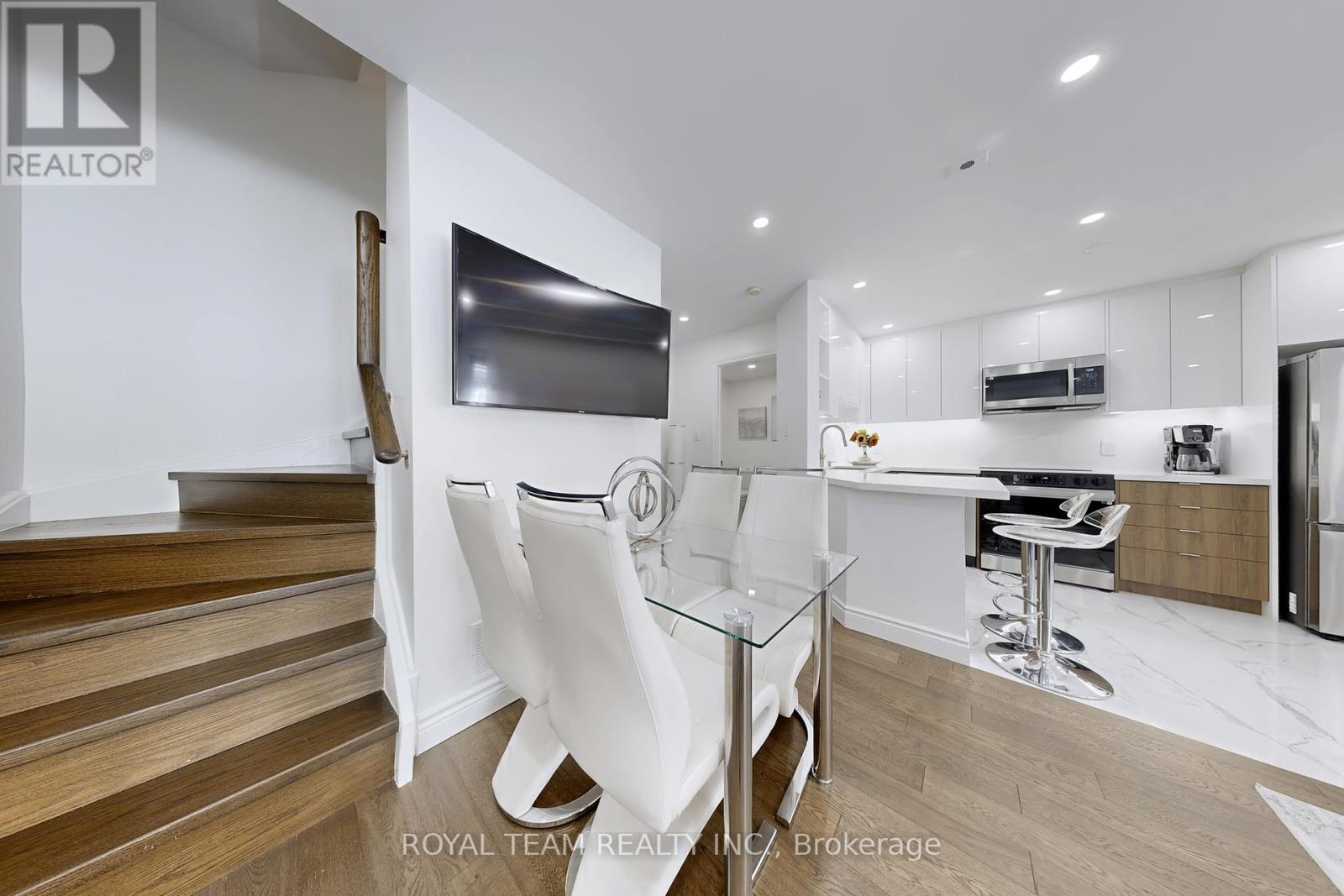 57 - 151 Townsgate Drive, Vaughan, Ontario  L4J 8J7 - Photo 11 - N12406607
