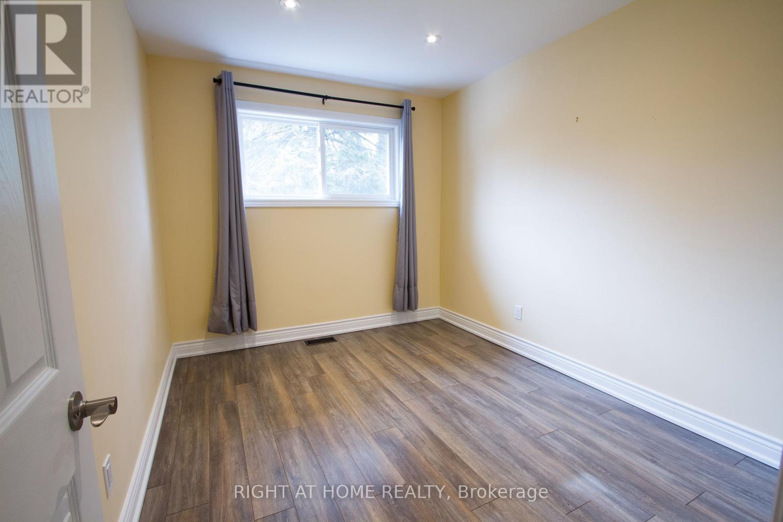 Main - 40 Foreht Crescent, Aurora, Ontario  L4G 3E8 - Photo 10 - N12406696
