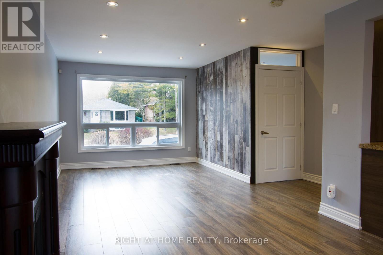 Main - 40 Foreht Crescent, Aurora, Ontario  L4G 3E8 - Photo 2 - N12406696