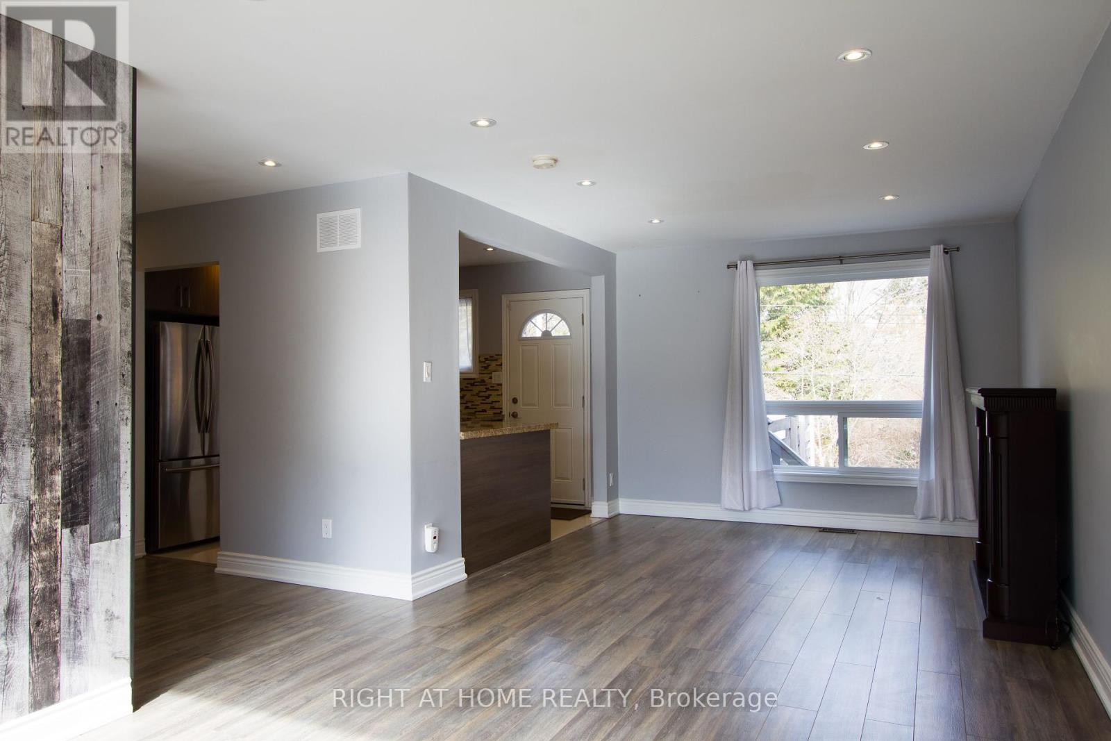 Main - 40 Foreht Crescent, Aurora, Ontario  L4G 3E8 - Photo 4 - N12406696