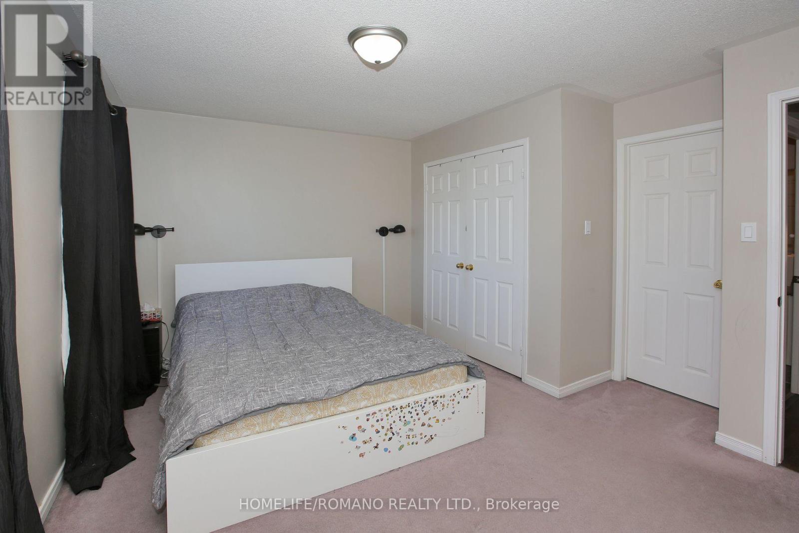 37 Ridgeway Court, Vaughan, Ontario  L6A 2R4 - Photo 15 - N12406712