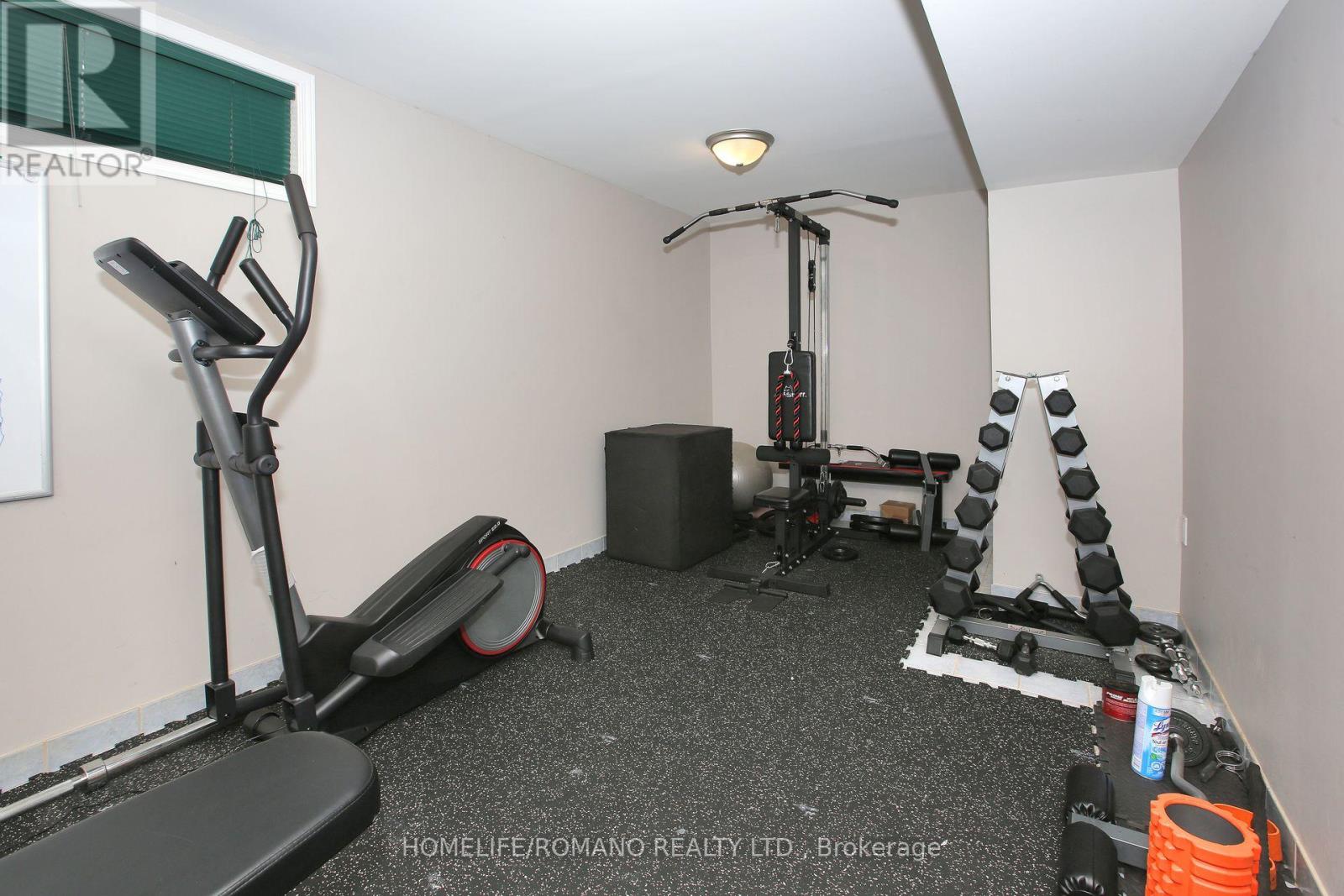 37 Ridgeway Court, Vaughan, Ontario  L6A 2R4 - Photo 22 - N12406712