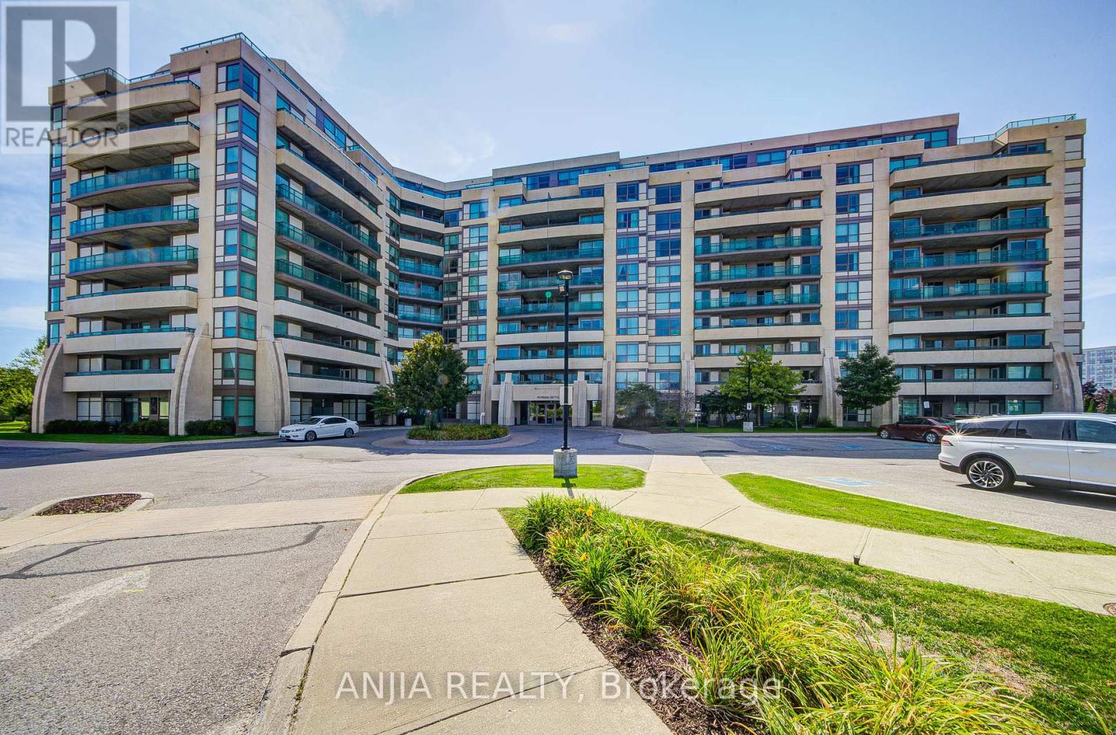 210 - 75 NORMAN BETHUNE AVENUE, Richmond Hill, Ontario
