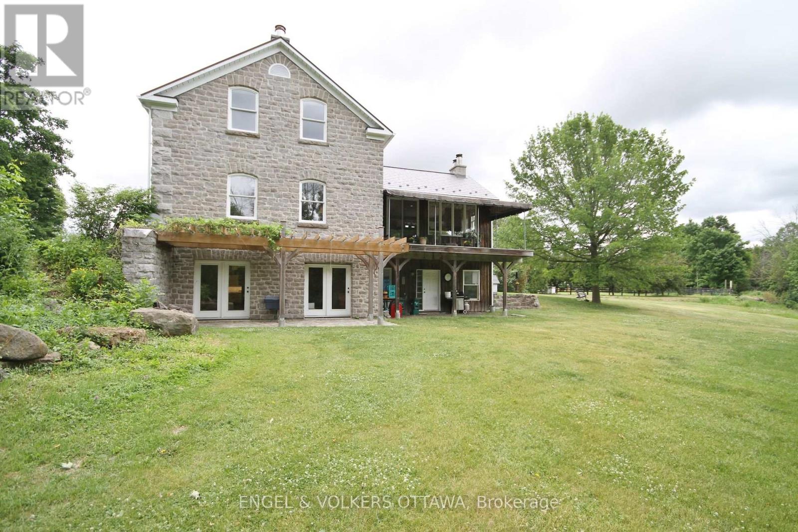 3000/2980 Roger Stevens Drive, Ottawa, Ontario  K0A 2T0 - Photo 10 - X12387271