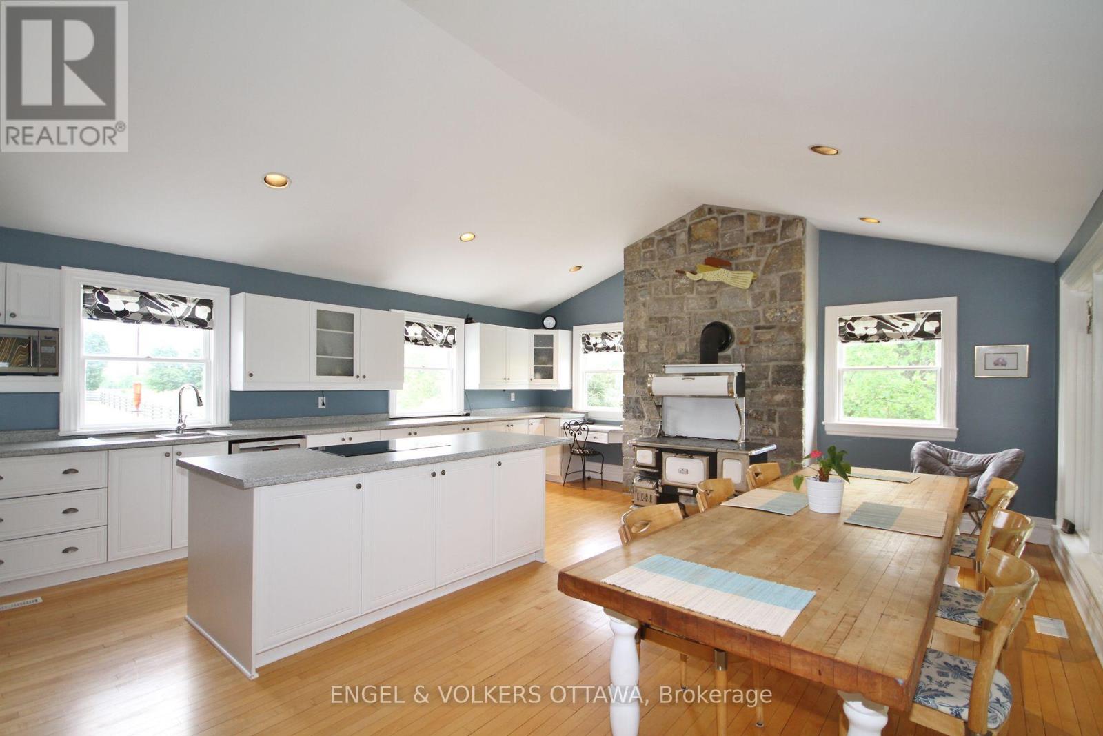 3000/2980 Roger Stevens Drive, Ottawa, Ontario  K0A 2T0 - Photo 21 - X12387271
