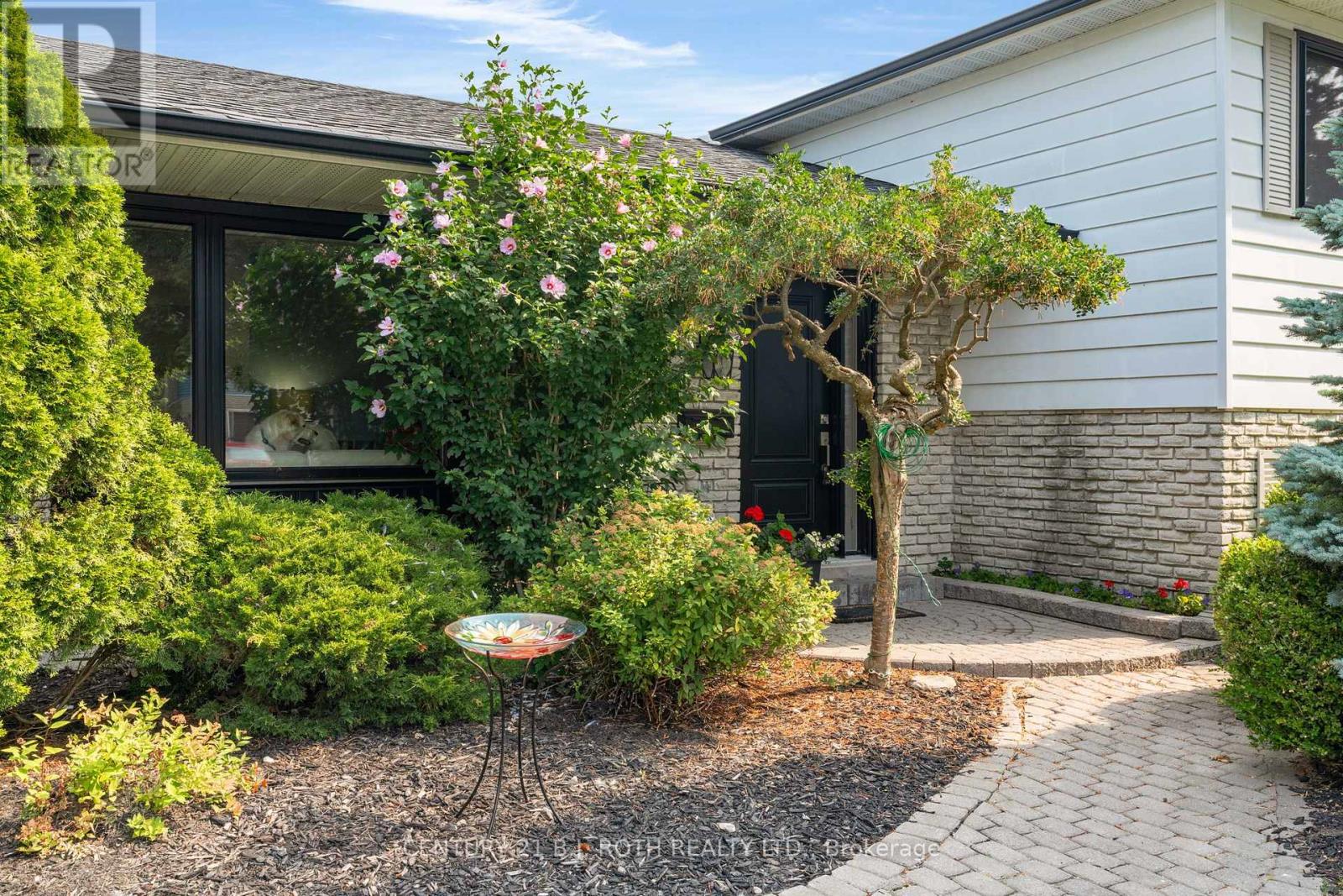 50 Belcourt Avenue, Barrie, Ontario  L4M 4E4 - Photo 2 - S12406717