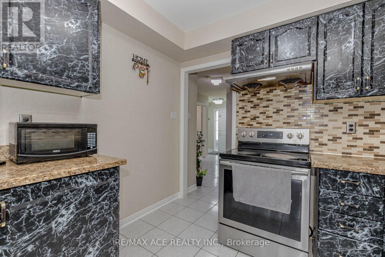 97 Bighorn Crescent, Brampton, Ontario  L6R 1G2 - Photo 14 - W12358102