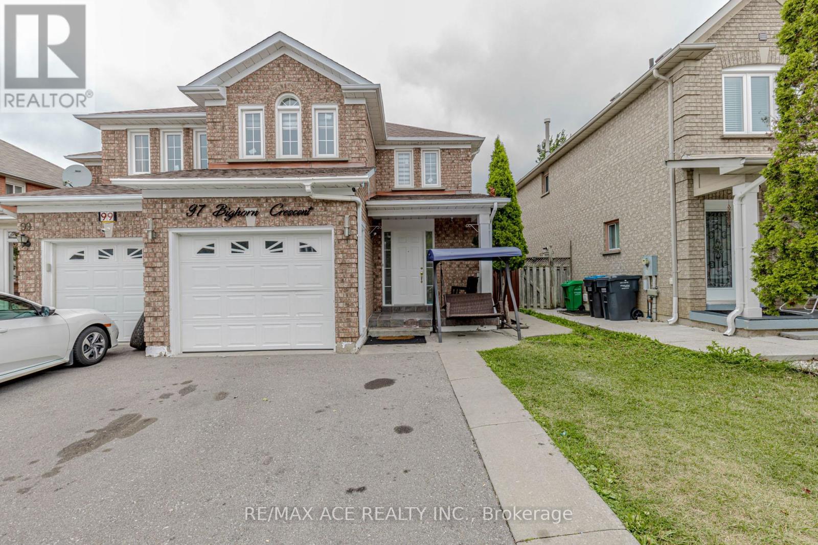 97 Bighorn Crescent, Brampton, Ontario  L6R 1G2 - Photo 3 - W12358102