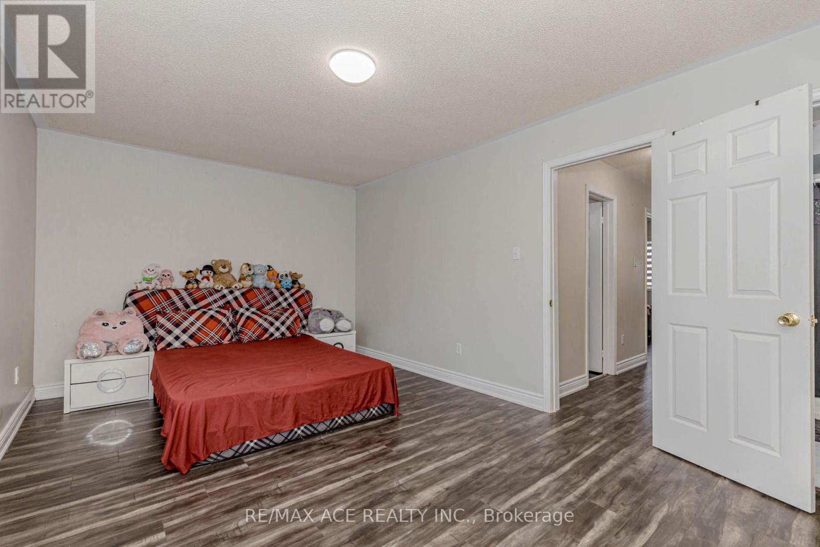 97 Bighorn Crescent, Brampton, Ontario  L6R 1G2 - Photo 29 - W12358102