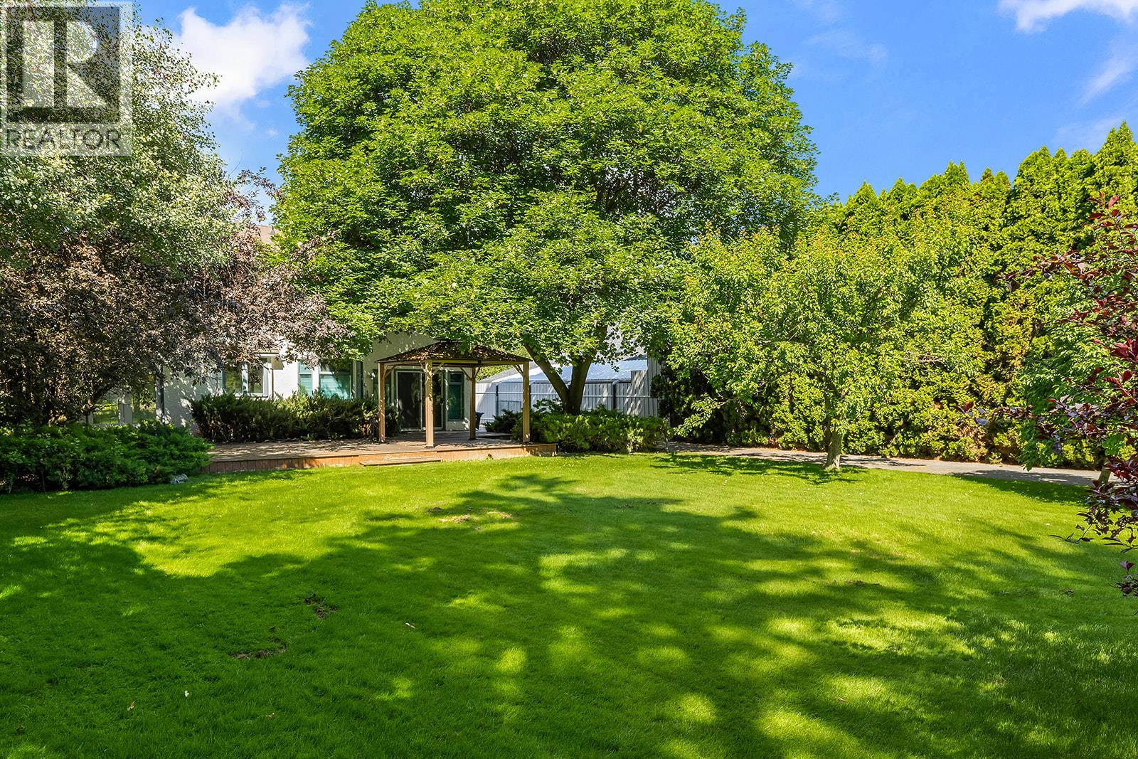 2595 Maquinna Road, Kelowna, British Columbia  V1W 2R9 - Photo 7 - 10354657