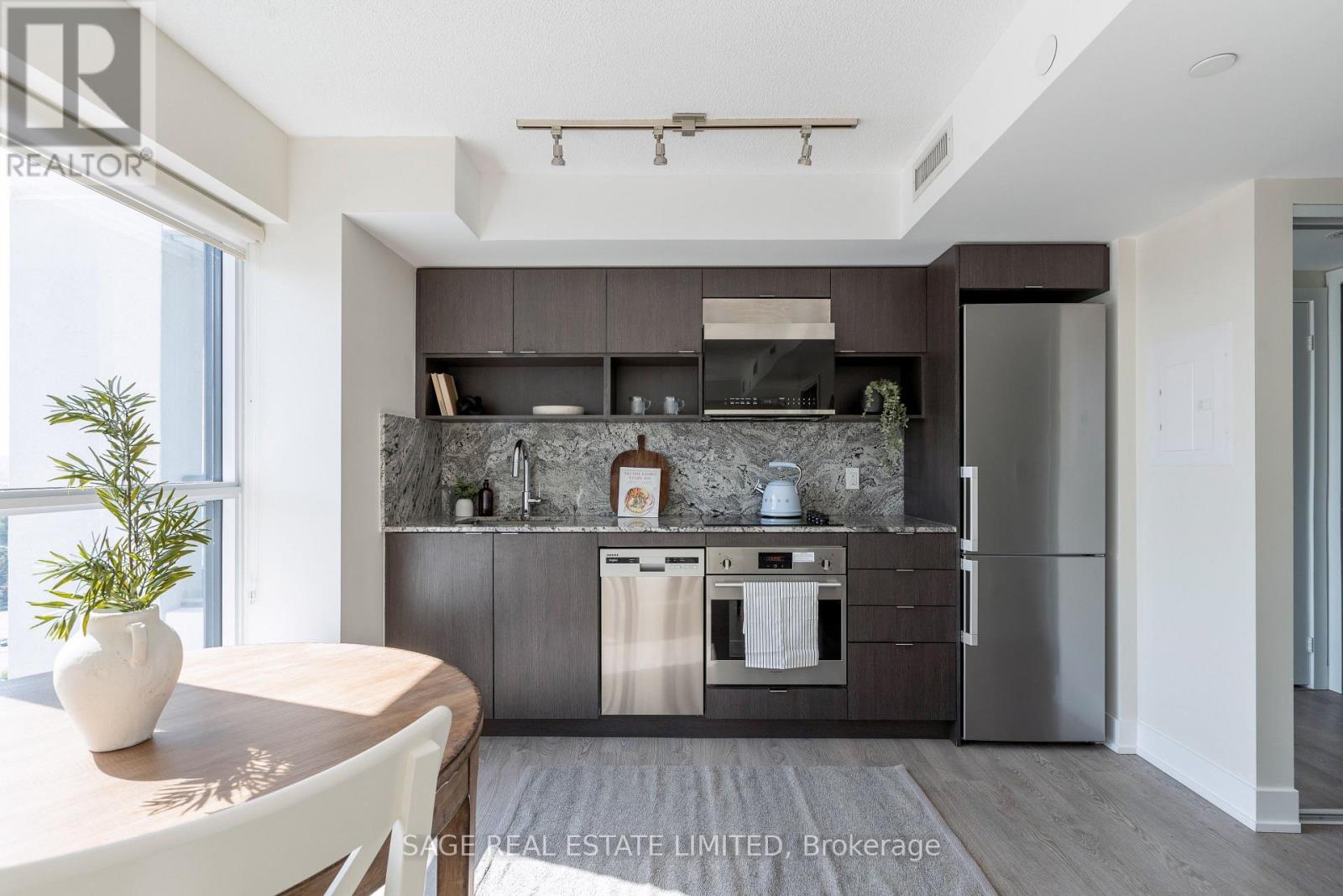 1423 - 9 Mabelle Avenue, Toronto (Islington-City Centre West), Ontario  M9A 0E1 - Photo 1 - W12406563