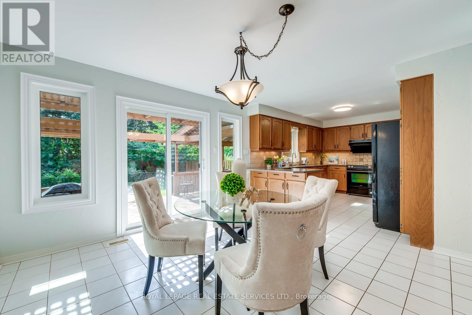 1366 Fieldcrest Lane, Oakville, Ontario  L6M 2W8 - Photo 18 - W12406570