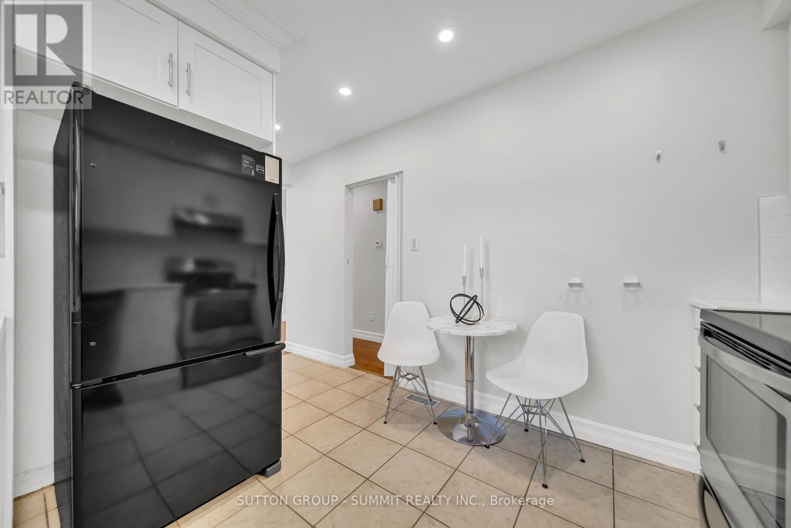 465 Seaton Drive, Oakville, Ontario  L6L 3Y3 - Photo 19 - W12406630