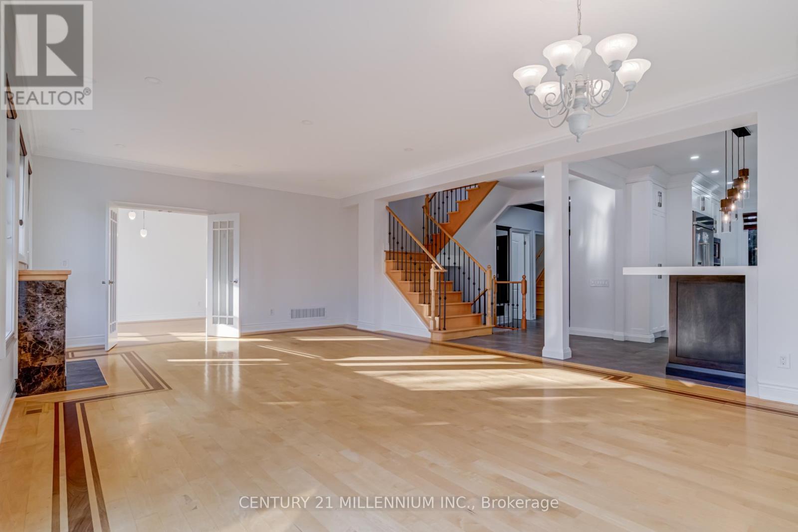5230 Creditview Road, Mississauga, Ontario  L6W 2B3 - Photo 11 - W12406639