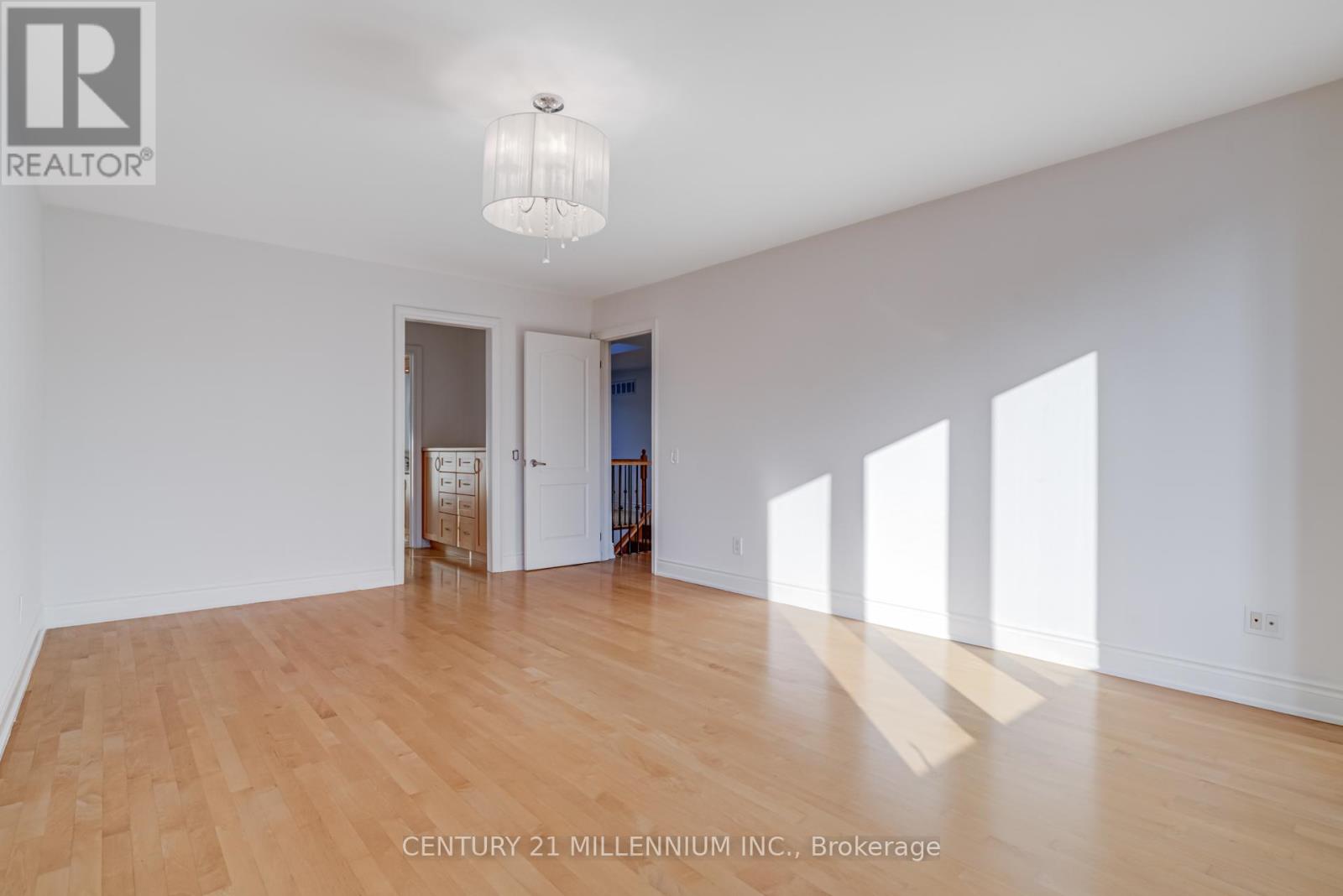 5230 Creditview Road, Mississauga, Ontario  L6W 2B3 - Photo 20 - W12406639