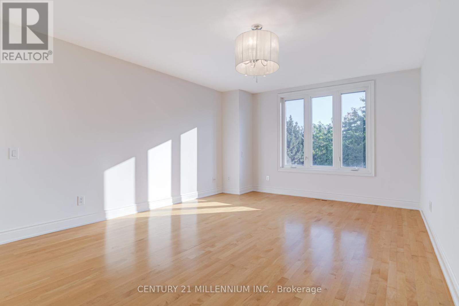 5230 Creditview Road, Mississauga, Ontario  L6W 2B3 - Photo 21 - W12406639
