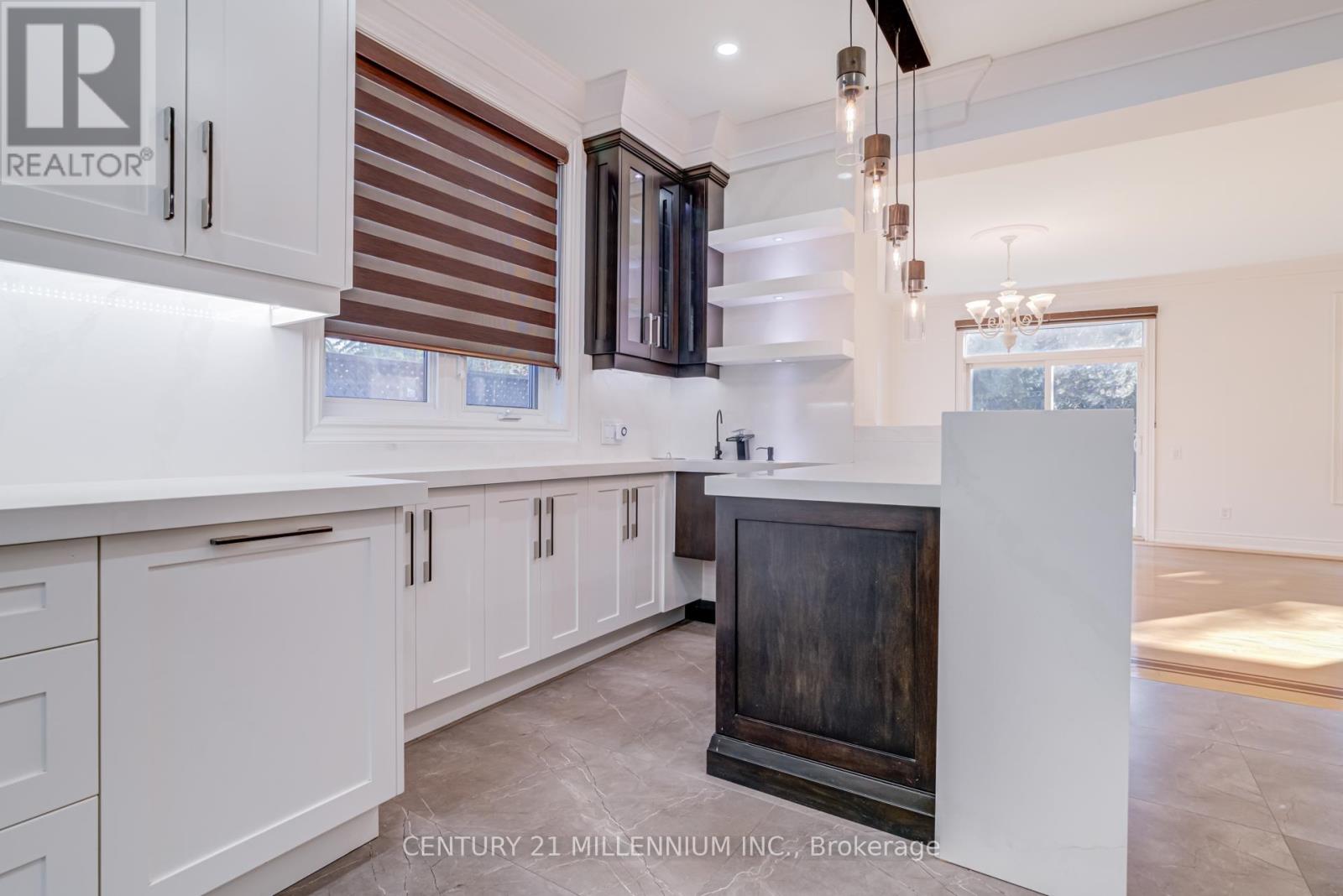 5230 Creditview Road, Mississauga, Ontario  L6W 2B3 - Photo 7 - W12406639