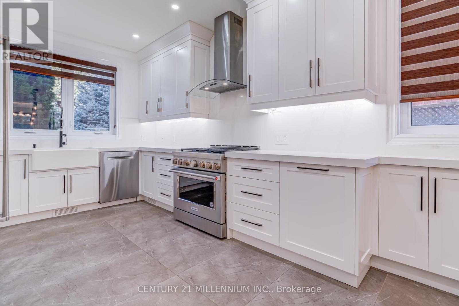 5230 Creditview Road, Mississauga, Ontario  L6W 2B3 - Photo 8 - W12406639