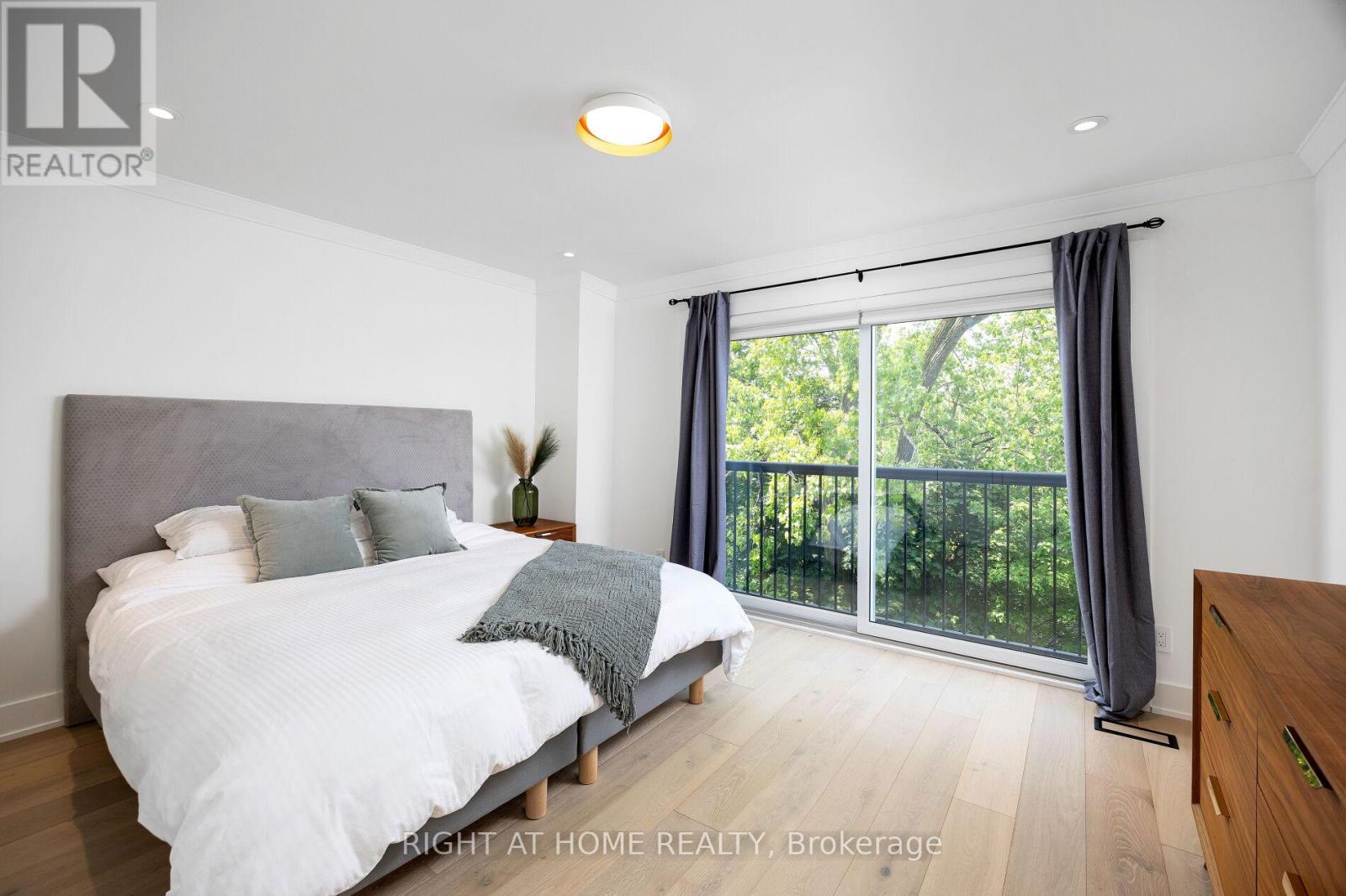 11 - 20 Budgell Terrace, Toronto, Ontario  M6S 1B4 - Photo 10 - W12406656