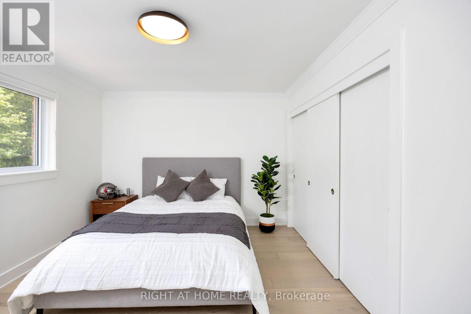 11 - 20 Budgell Terrace, Toronto, Ontario  M6S 1B4 - Photo 15 - W12406656