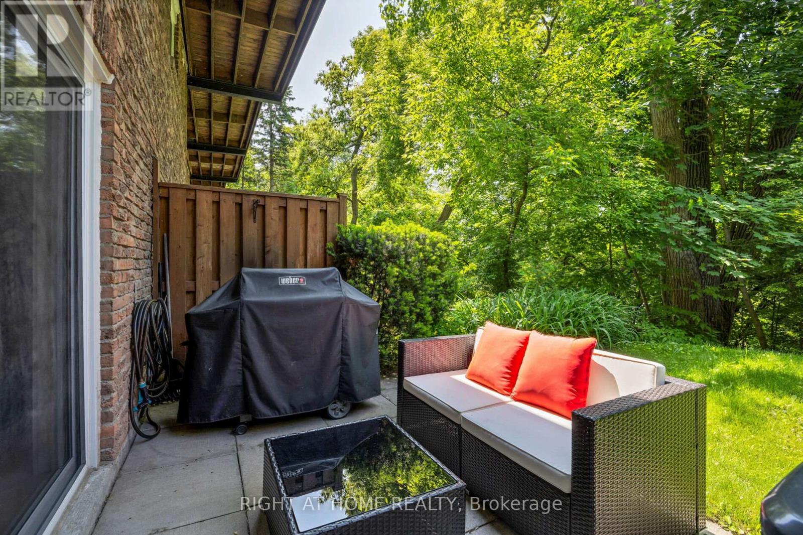 11 - 20 Budgell Terrace, Toronto, Ontario  M6S 1B4 - Photo 21 - W12406656