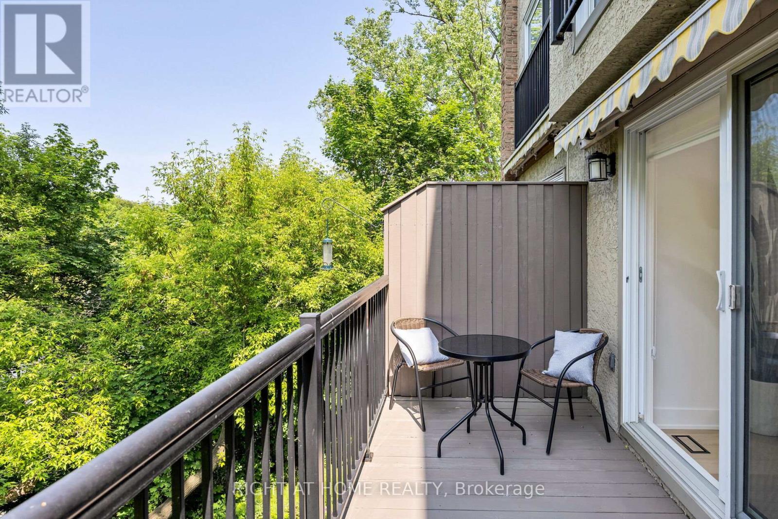 11 - 20 Budgell Terrace, Toronto, Ontario  M6S 1B4 - Photo 5 - W12406656