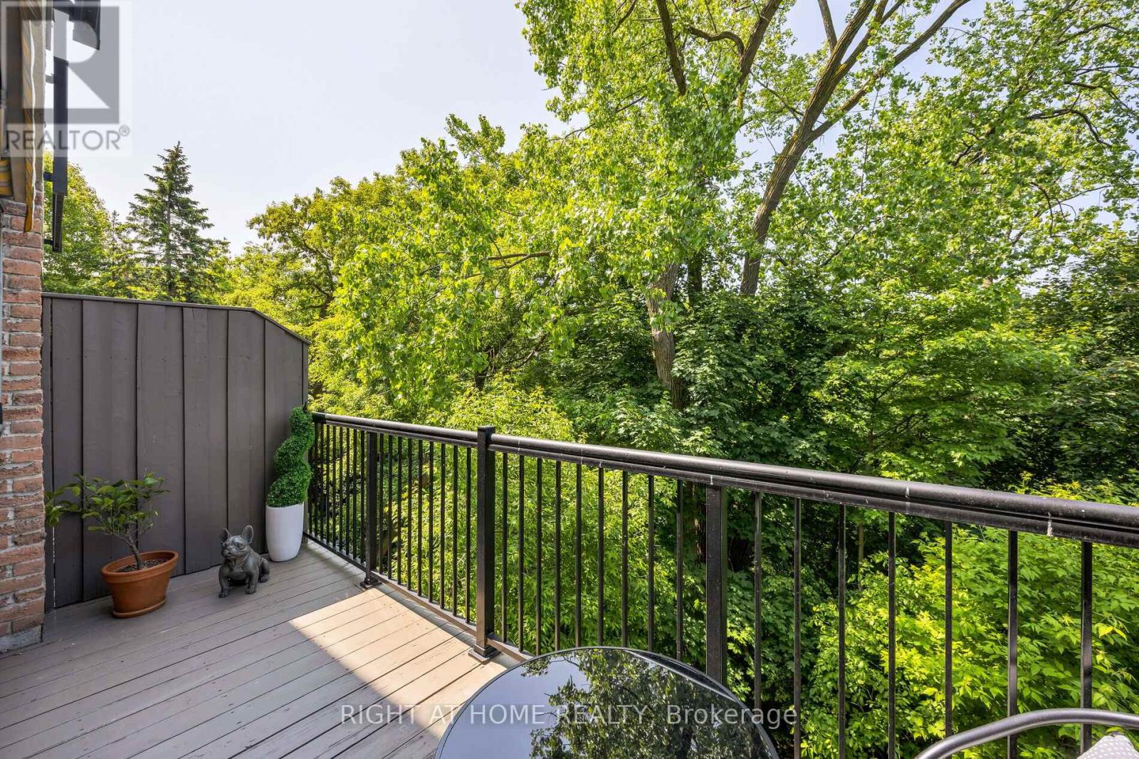 11 - 20 Budgell Terrace, Toronto, Ontario  M6S 1B4 - Photo 6 - W12406656