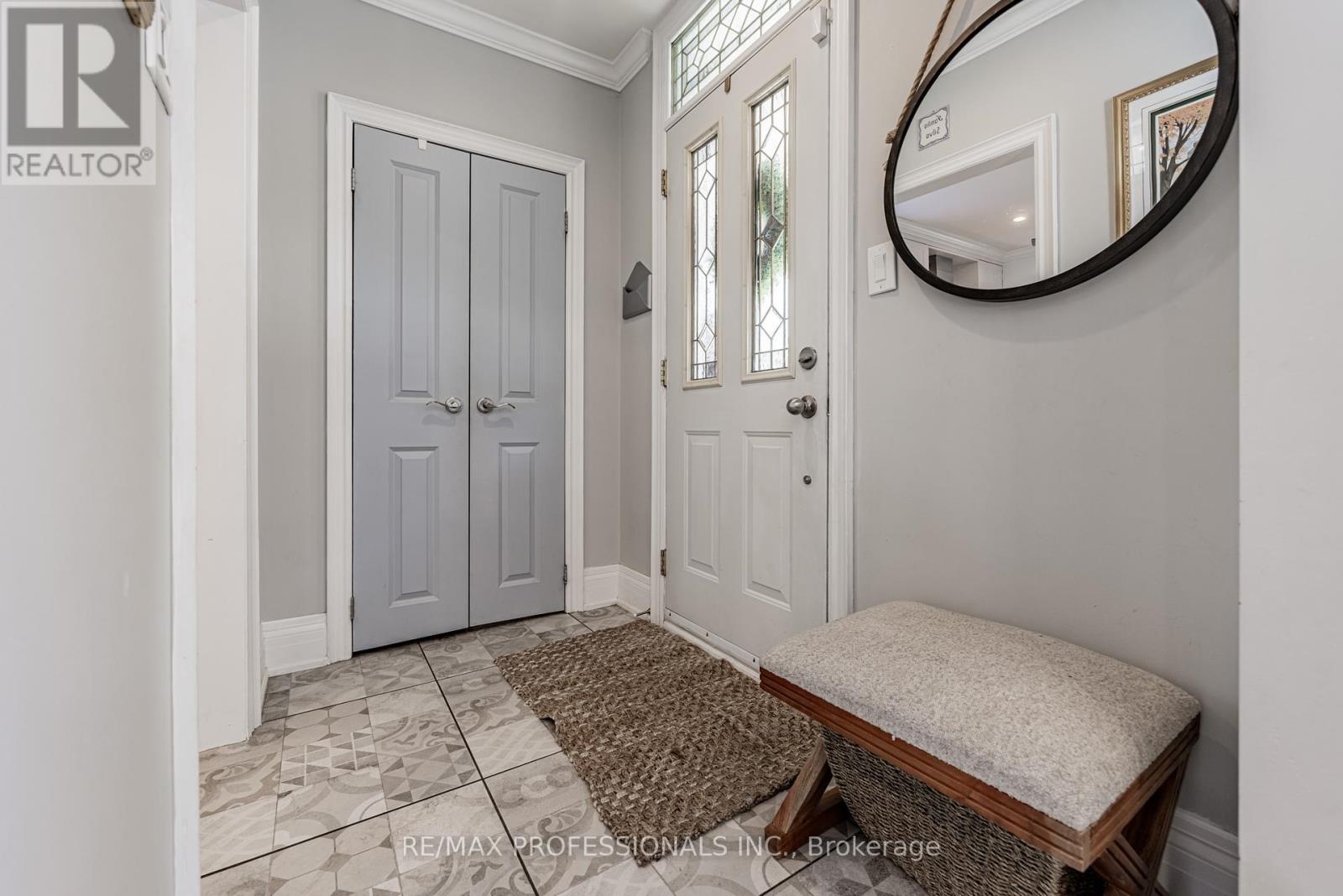 2236 Lawrence Avenue W, Toronto, Ontario  M9P 2A3 - Photo 2 - W12406659