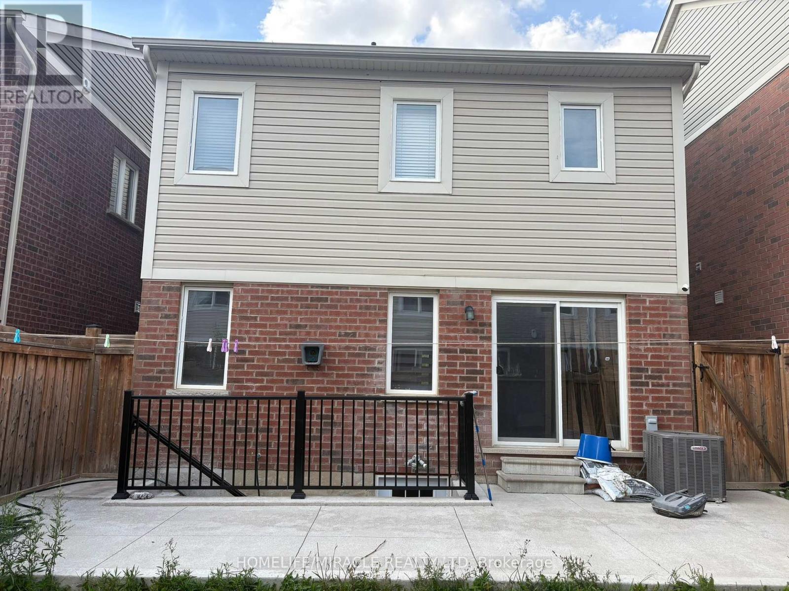 11 Bannister Crescent, Brampton, Ontario  L7A 4H6 - Photo 13 - W12406665
