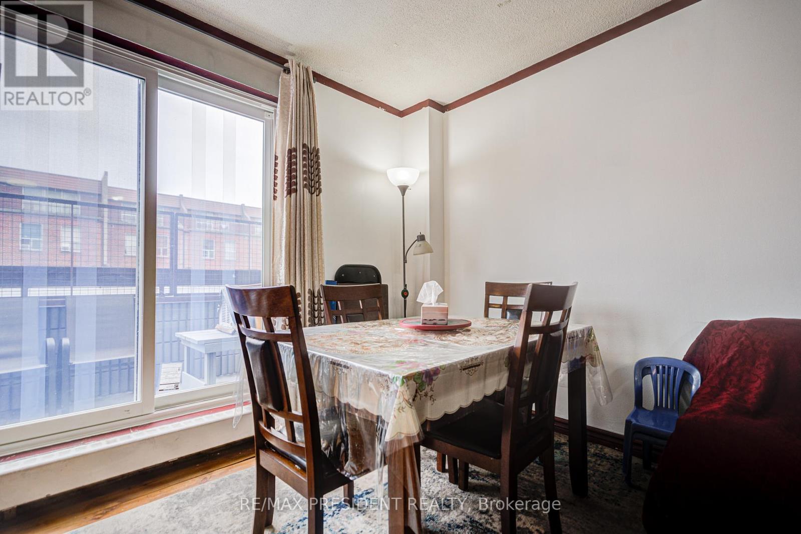250 - 10 Eddystone Avenue, Toronto, Ontario  M3N 2T2 - Photo 11 - W12406671