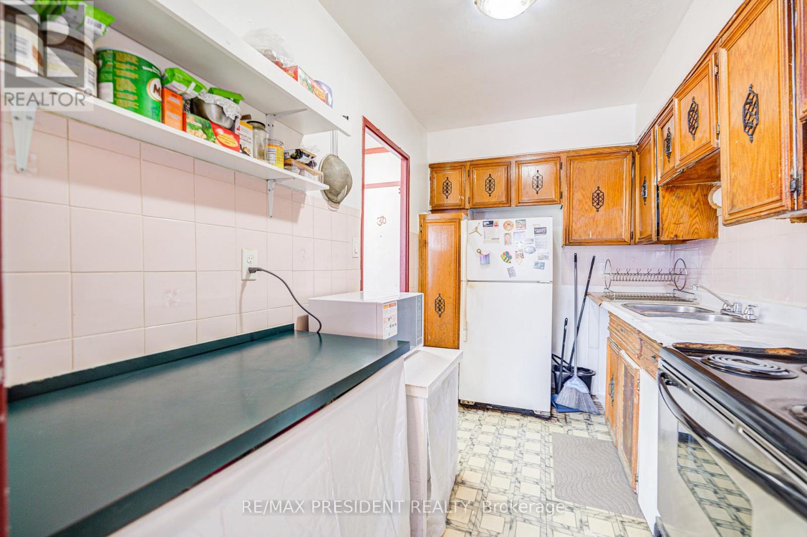 250 - 10 Eddystone Avenue, Toronto, Ontario  M3N 2T2 - Photo 20 - W12406671