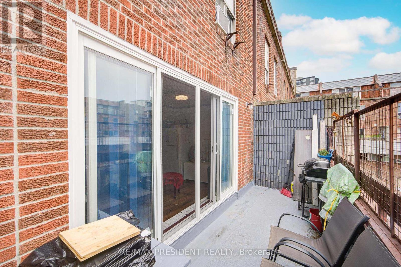 250 - 10 Eddystone Avenue, Toronto, Ontario  M3N 2T2 - Photo 25 - W12406671