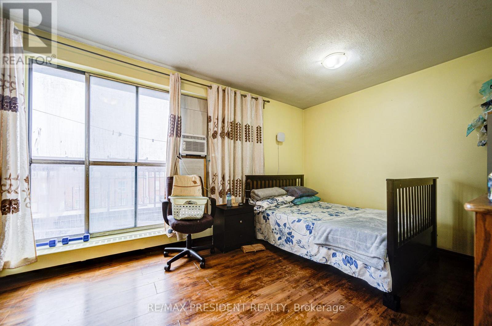 250 - 10 Eddystone Avenue, Toronto, Ontario  M3N 2T2 - Photo 36 - W12406671