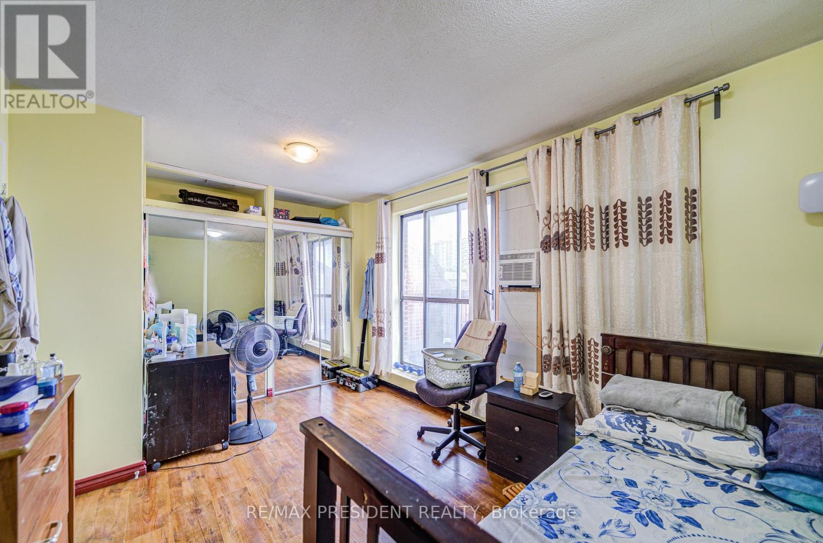 250 - 10 Eddystone Avenue, Toronto, Ontario  M3N 2T2 - Photo 37 - W12406671