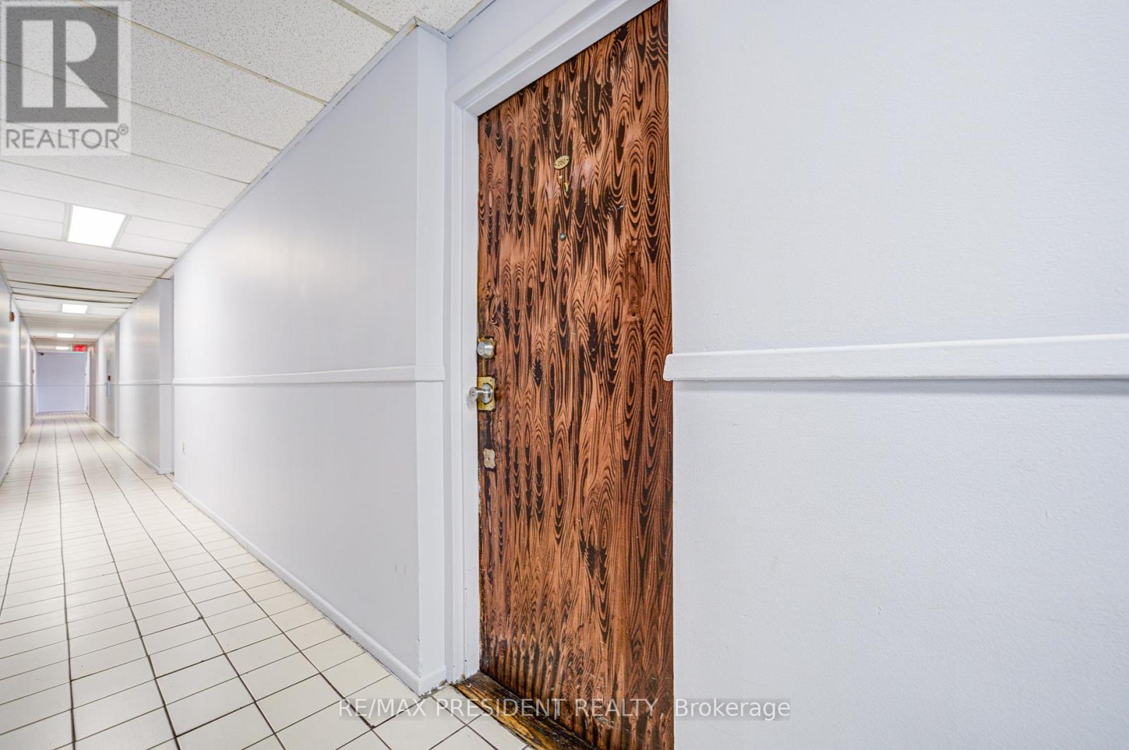 250 - 10 Eddystone Avenue, Toronto, Ontario  M3N 2T2 - Photo 5 - W12406671