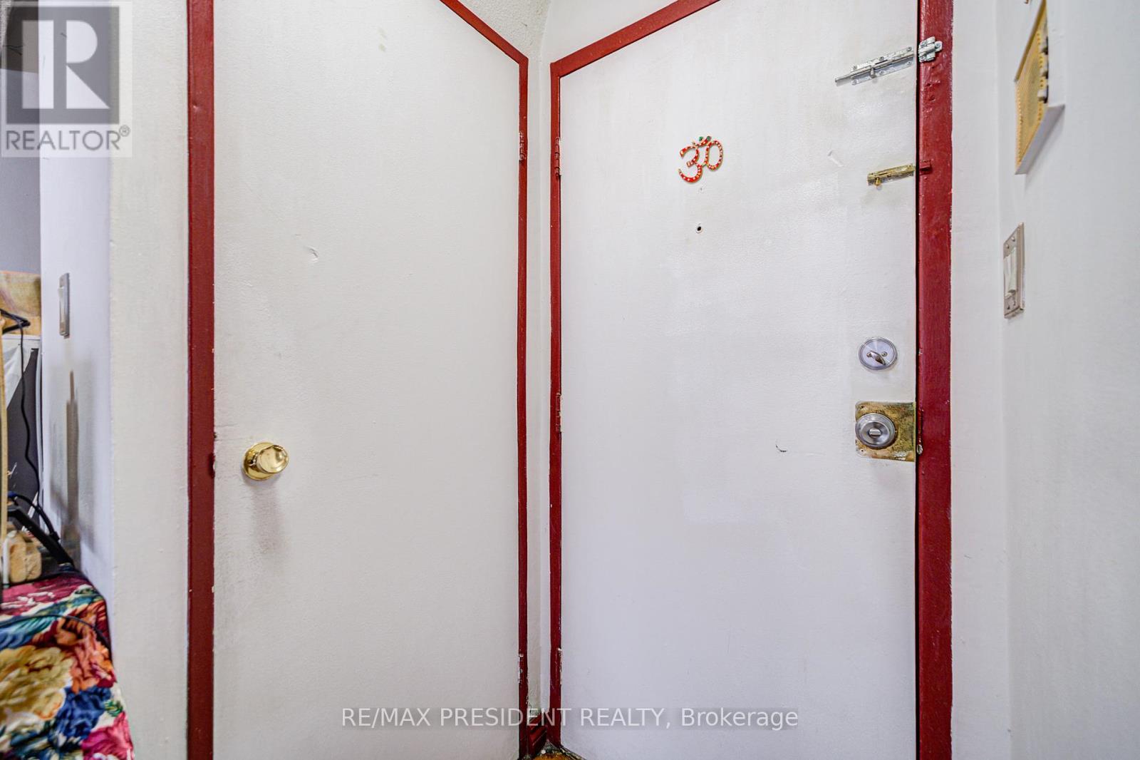 250 - 10 Eddystone Avenue, Toronto, Ontario  M3N 2T2 - Photo 8 - W12406671