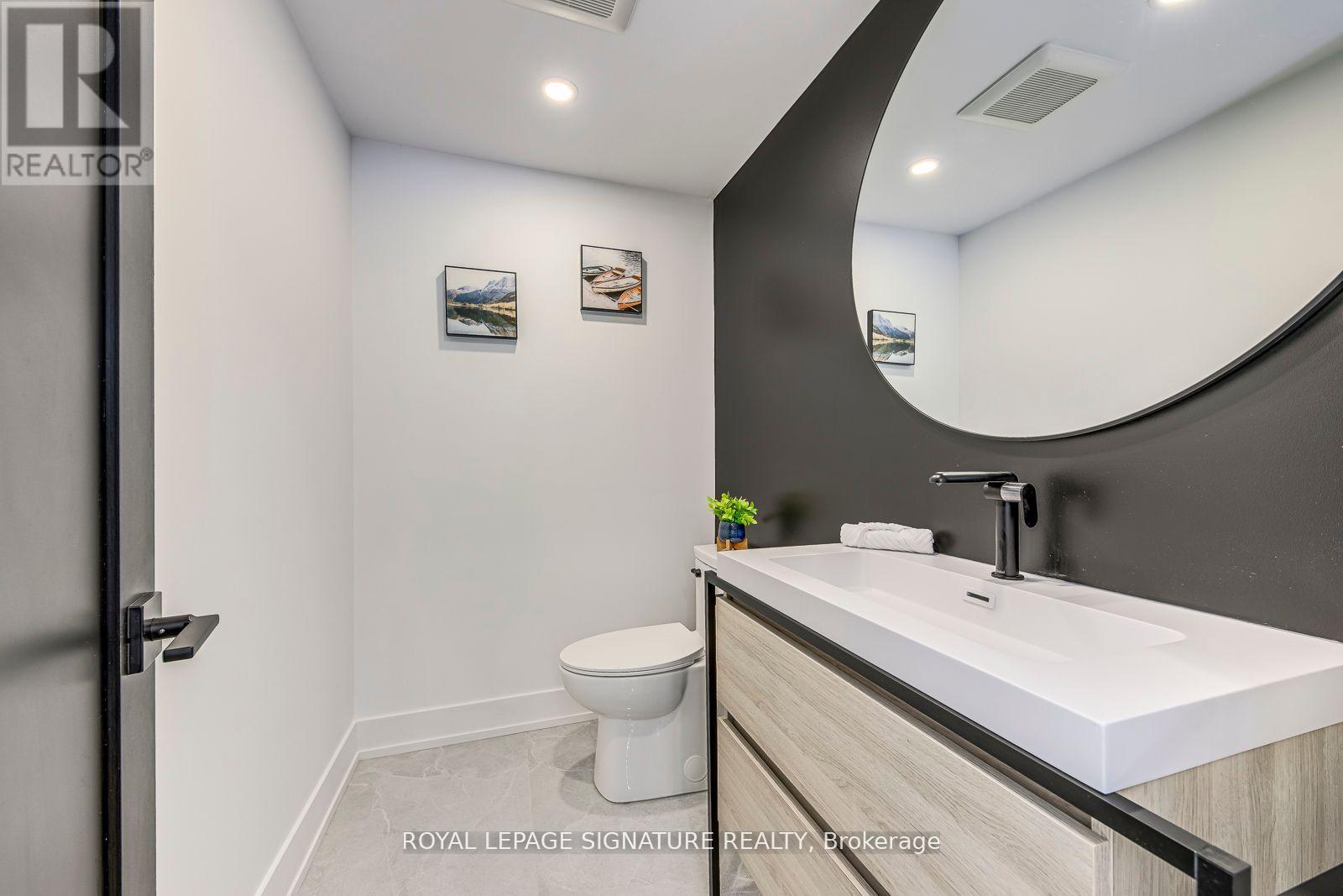 11024 Trafalgar Road, Halton Hills, Ontario  L7G 4S5 - Photo 14 - W12406677