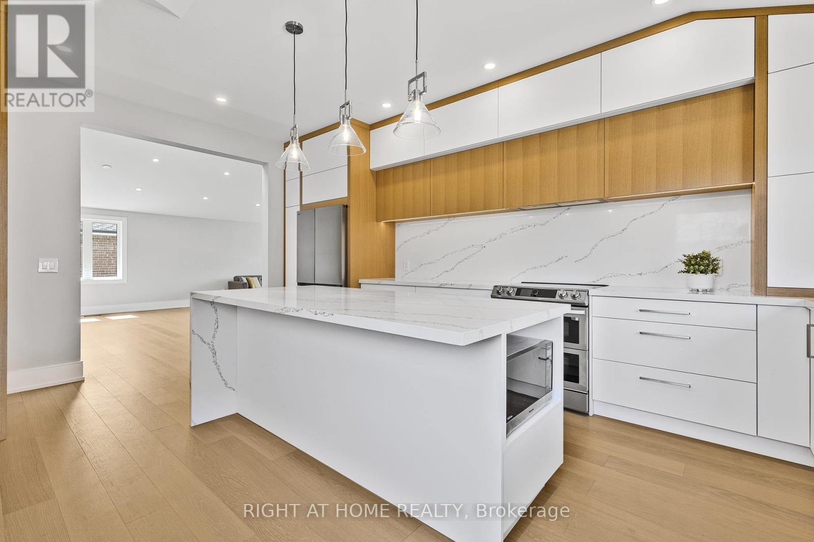 4283 Wilcox Road, Mississauga, Ontario  L4Z 1C3 - Photo 10 - W12406763