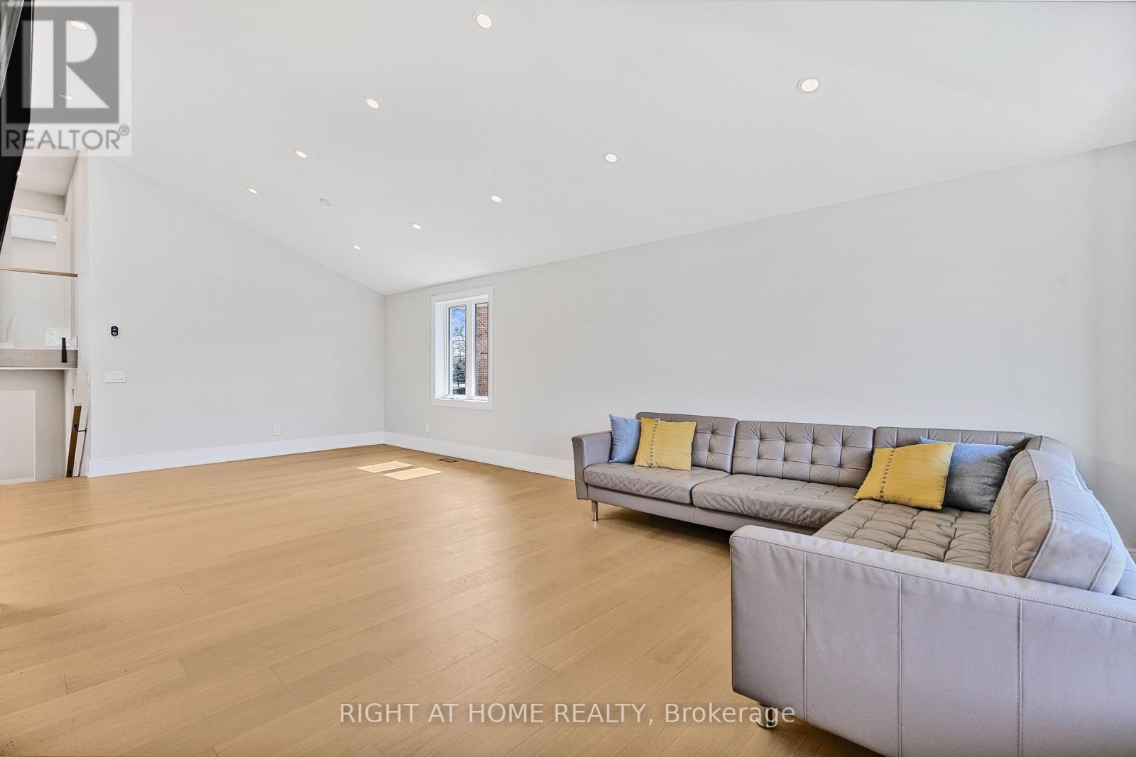 4283 Wilcox Road, Mississauga, Ontario  L4Z 1C3 - Photo 6 - W12406763